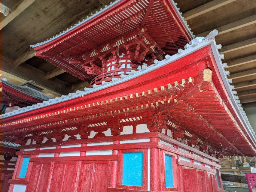 引退した先輩大工さんがこしらえました「高野山の根本大塔」