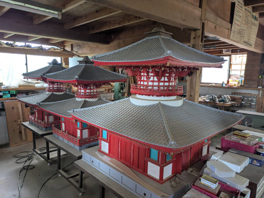 こちらの「高野山の根本大塔」、それにしても素晴らしいです!