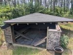 ゴルフクラブコース内東屋の屋根が落ちました！修理のお見積りをご依頼頂きました。