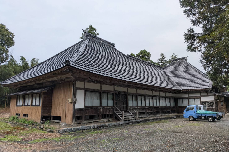 戦国時代の武家屋敷だったお寺さま、床の張り替え工事のお見積りに行きました